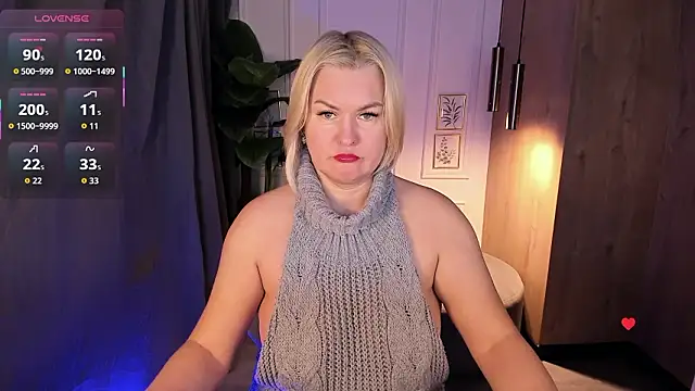 Snapshot of YolandaKiss chatting on February 2026 08:14:02 PM YolandaKiss online show from February 2026 08:14:02 PM