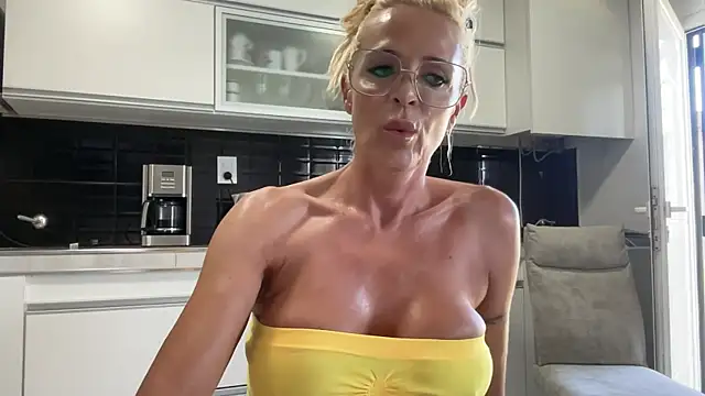 Reyna63 online show from January 2026 07:30:01 PM