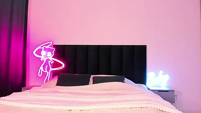 wow lovie online show from February 2025 04:32:02 AM