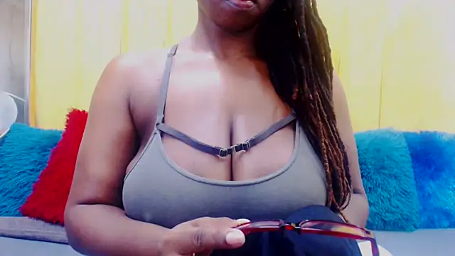 Bustydiva88 online show from December 2025 08:27:02 PM