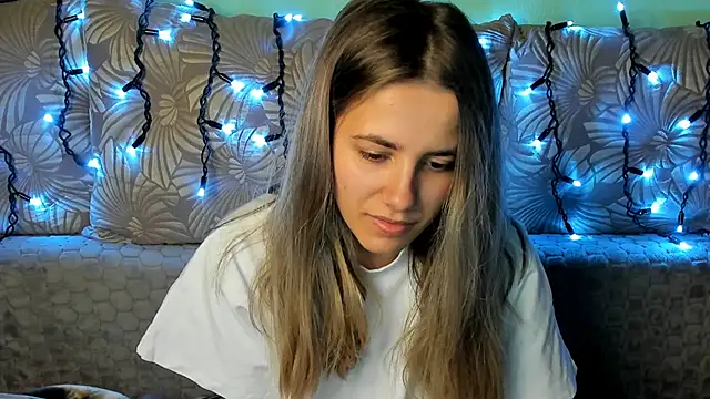 MaggieCake online show from November 2025 05:17:01 AM