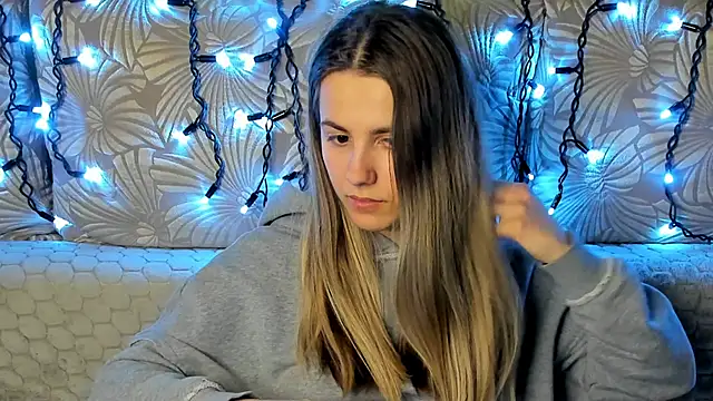 MaggieCake online show from February 2026 01:33:01 AM