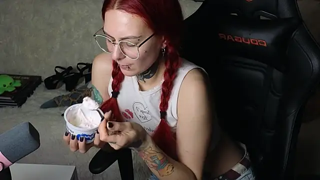 Ginger Stay online show from November 2025 10:12:01 PM