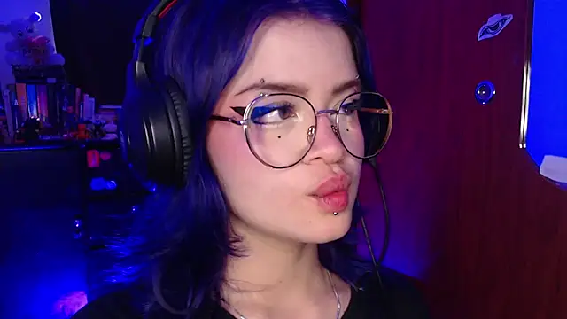 Snapshot of Raventh_ chatting on November 2025 01:20:01 PM Raventh online show from November 2025 01:20:01 PM