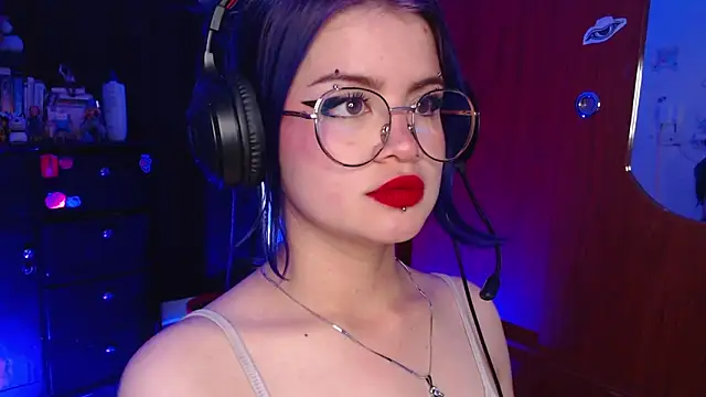 Snapshot of Raventh_ chatting on November 2025 01:21:02 PM Raventh online show from November 2025 01:21:02 PM