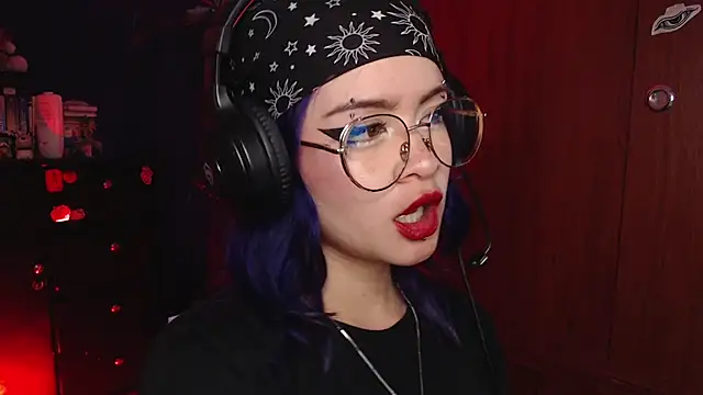 Snapshot of Raventh_ chatting on November 2025 11:43:02 AM Raventh online show from November 2025 11:43:02 AM