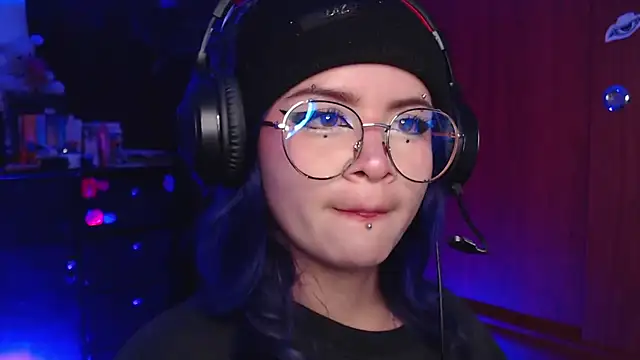 Snapshot of Raventh_ chatting on November 2025 09:52:01 PM Raventh online show from November 2025 09:52:01 PM