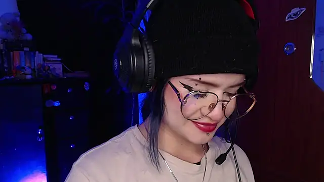 Snapshot of Raventh_ chatting on December 2025 03:23:01 AM Raventh online show from December 2025 03:23:01 AM