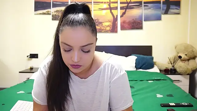 adelline online show from October 2025 09:00:02 PM