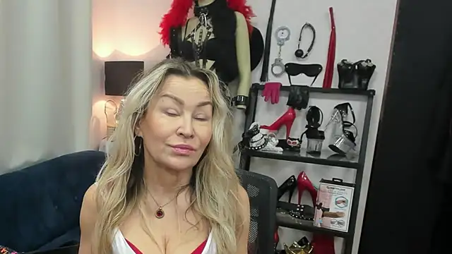 crystaLUX online show from March 2026 05:19:01 AM