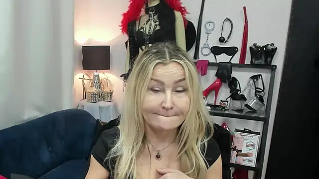 crystaLUX online show from March 2026 06:08:01 AM