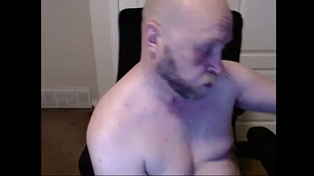 Snapshot of daveletsplay chatting on December 2024 03:48:01 PM daveletsplay online show from December 2024 03:48:01 PM