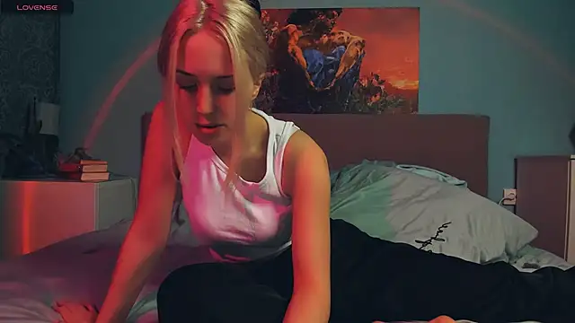 Linda Roxy online show from December 2024 07:17:01 PM