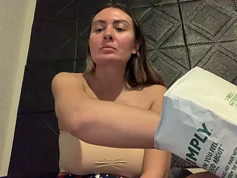 Snapshot of Alyssa_rhoades chatting on March 2025 04:58:02 AM Alyssa rhoades online show from March 2025 04:58:02 AM