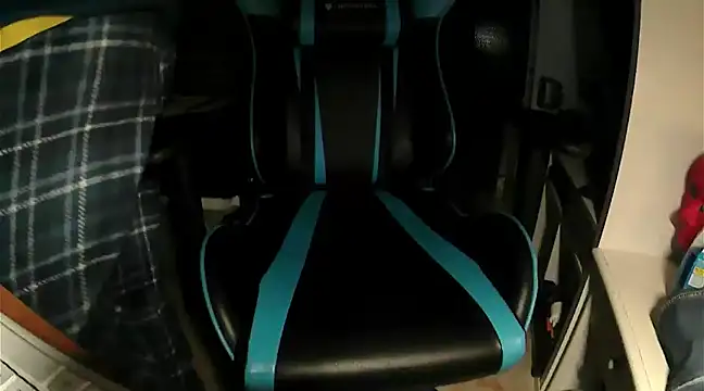 Snapshot of DoubleMassiveT chatting on January 2025 01:00:02 AM DoubleMassiveT online show from January 2025 01:00:02 AM