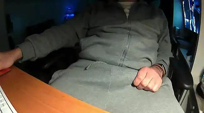 Snapshot of DoubleMassiveT chatting on February 2025 12:30:01 AM DoubleMassiveT online show from February 2025 12:30:01 AM