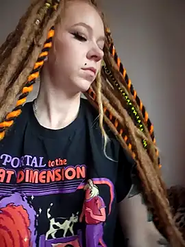 Snapshot of LucidLucy chatting on November 2025 01:01:02 PM LucidLucy online show from November 2025 01:01:02 PM