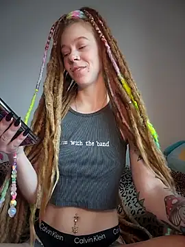 Snapshot of LucidLucy chatting on December 2025 02:00:01 PM LucidLucy online show from December 2025 02:00:01 PM