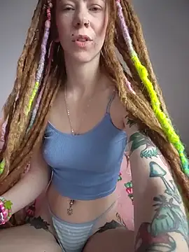 Snapshot of LucidLucy chatting on December 2025 01:27:01 PM LucidLucy online show from December 2025 01:27:01 PM