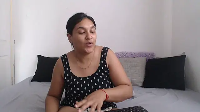 Snapshot of Indianbloom- chatting on January 2025 08:13:02 AM Indianbloom- online show from January 2025 08:13:02 AM