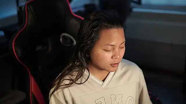 Bubbleliyah online show from December 2024 09:41:02 PM