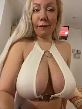 SofiaJoy online show from February 2025 01:59:01 PM