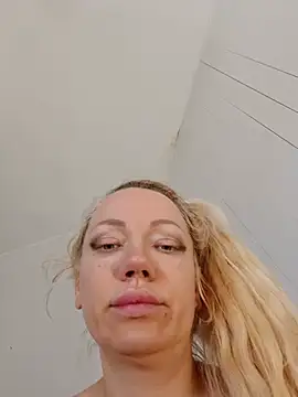 Snapshot of SofiaJoy chatting on July 2026 02:43:01 PM SofiaJoy online show from July 2026 02:43:01 PM
