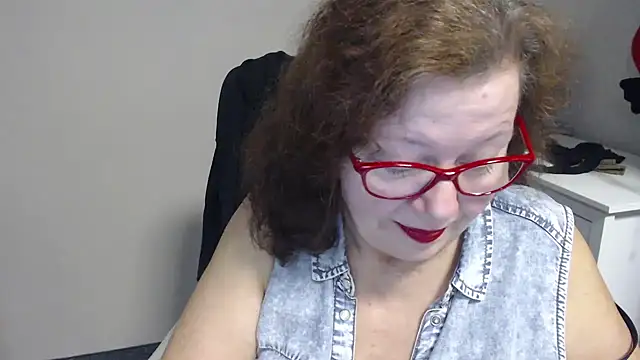 Snapshot of Adelewildx chatting on February 2025 08:33:02 AM Adelewildx online show from February 2025 08:33:02 AM