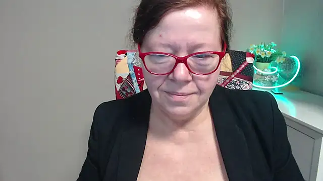 Snapshot of Adelewildx chatting on March 2025 04:30:02 AM Adelewildx online show from March 2025 04:30:02 AM