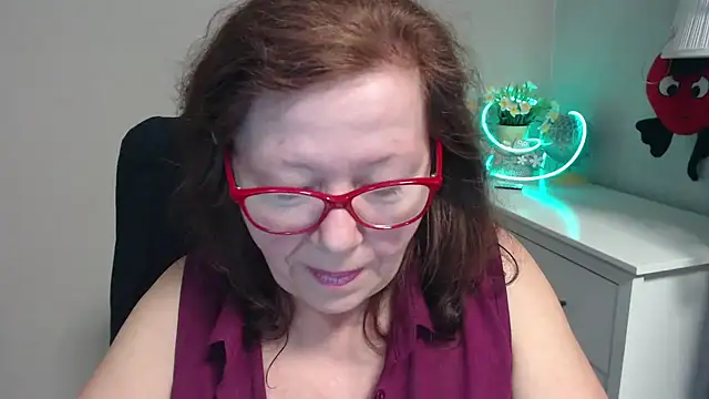 Snapshot of Adelewildx chatting on March 2025 07:42:02 AM Adelewildx online show from March 2025 07:42:02 AM