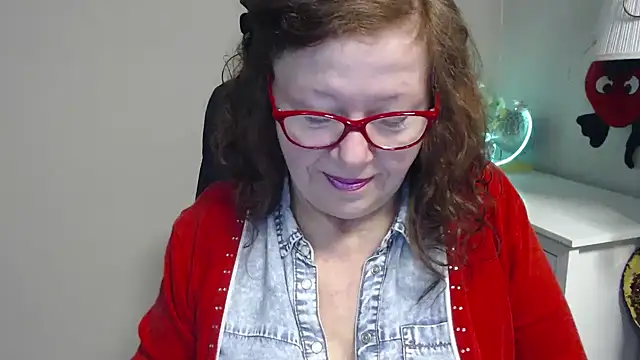 Snapshot of Adelewildx chatting on March 2025 04:41:01 AM Adelewildx online show from March 2025 04:41:01 AM