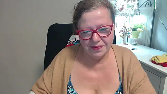 Snapshot of Adelewildx chatting on September 2025 03:41:02 AM Adelewildx online show from September 2025 03:41:02 AM