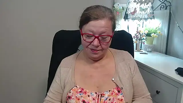 Snapshot of Adelewildx chatting on September 2025 03:21:01 AM Adelewildx online show from September 2025 03:21:01 AM