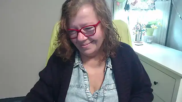 Snapshot of Adelewildx chatting on October 2025 02:51:02 AM Adelewildx online show from October 2025 02:51:02 AM