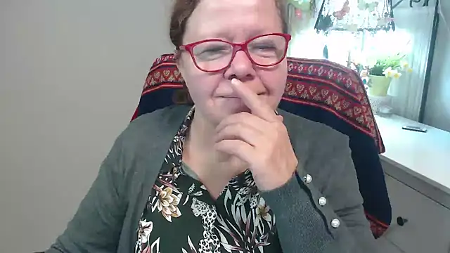 Snapshot of Adelewildx chatting on October 2025 03:29:01 AM Adelewildx online show from October 2025 03:29:01 AM