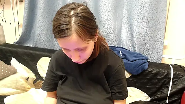 alisacucumber online show from March 2025 08:07:02 PM