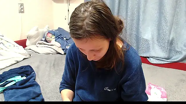 alisacucumber online show from September 2025 06:42:02 PM