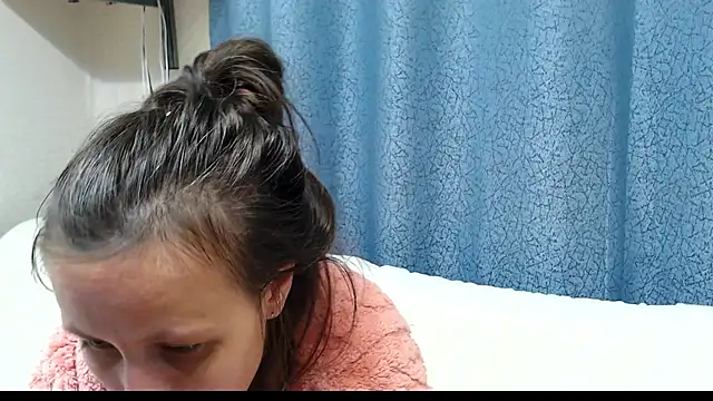 alisacucumber online show from September 2025 05:49:01 PM