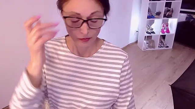 Snapshot of CaringSophie chatting on February 2025 02:14:02 PM CaringSophie online show from February 2025 02:14:02 PM