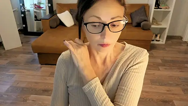 Snapshot of CaringSophie chatting on October 2025 09:10:01 AM CaringSophie online show from October 2025 09:10:01 AM