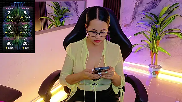 pamelajackson online show from November 2025 09:58:01 PM