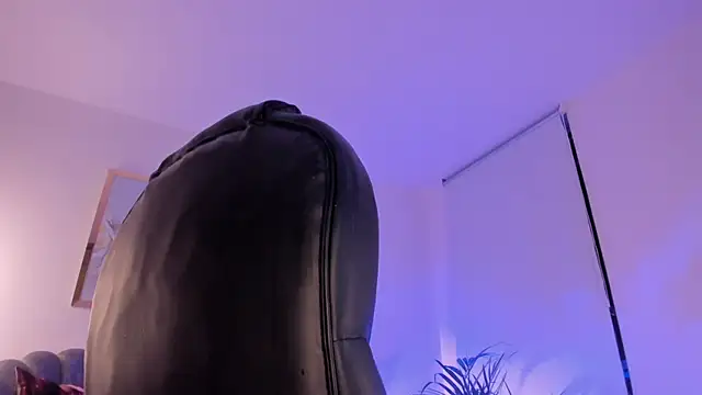 Snapshot of ZoePresleyX chatting on December 2024 12:59:02 AM ZoePresleyX online show from December 2024 12:59:02 AM