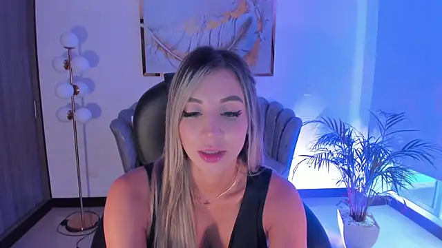 Snapshot of ZoePresleyX chatting on February 2025 10:13:01 PM ZoePresleyX online show from February 2025 10:13:01 PM