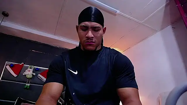 Snapshot of teddyfit19cm chatting on December 2025 02:01:02 PM teddyfit19cm online show from December 2025 02:01:02 PM