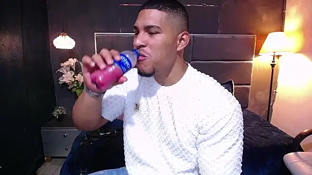 Snapshot of teddyfit19cm chatting on February 2026 01:20:01 PM teddyfit19cm online show from February 2026 01:20:01 PM