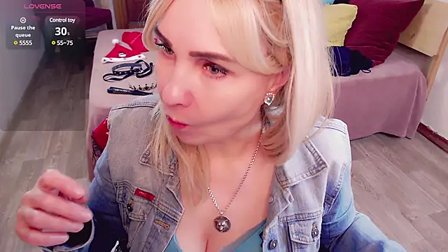 Snapshot of _unique_cam_ chatting on January 2025 10:02:02 AM unique cam online show from January 2025 10:02:02 AM