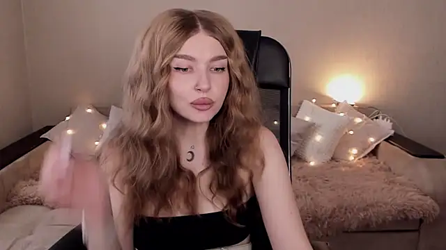 Snapshot of ViolettaLopez chatting on February 2025 11:29:02 AM ViolettaLopez online show from February 2025 11:29:02 AM