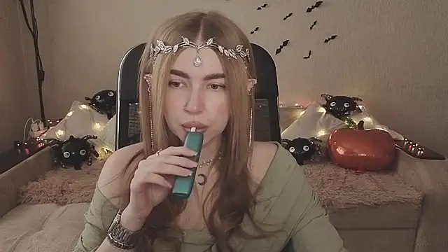 Snapshot of ViolettaLopez chatting on October 2025 10:49:01 AM ViolettaLopez online show from October 2025 10:49:01 AM