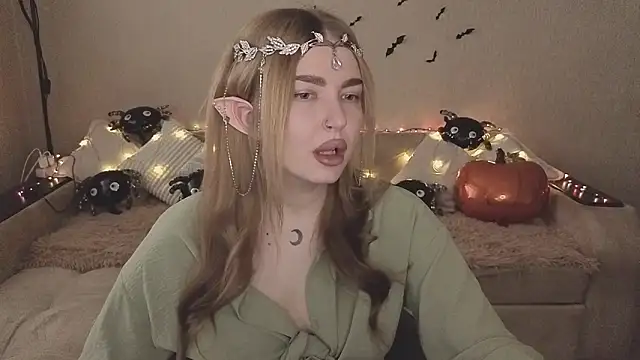 Snapshot of ViolettaLopez chatting on October 2025 11:22:01 AM ViolettaLopez online show from October 2025 11:22:01 AM