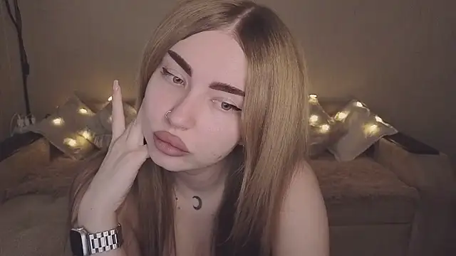 Snapshot of ViolettaLopez chatting on November 2025 12:16:02 PM ViolettaLopez online show from November 2025 12:16:02 PM